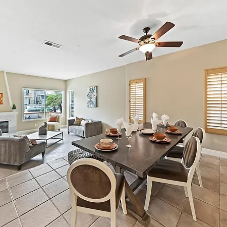 Four Bedroom Amazing Location With Bikes, Steps To The Beach, Shopping And Dining